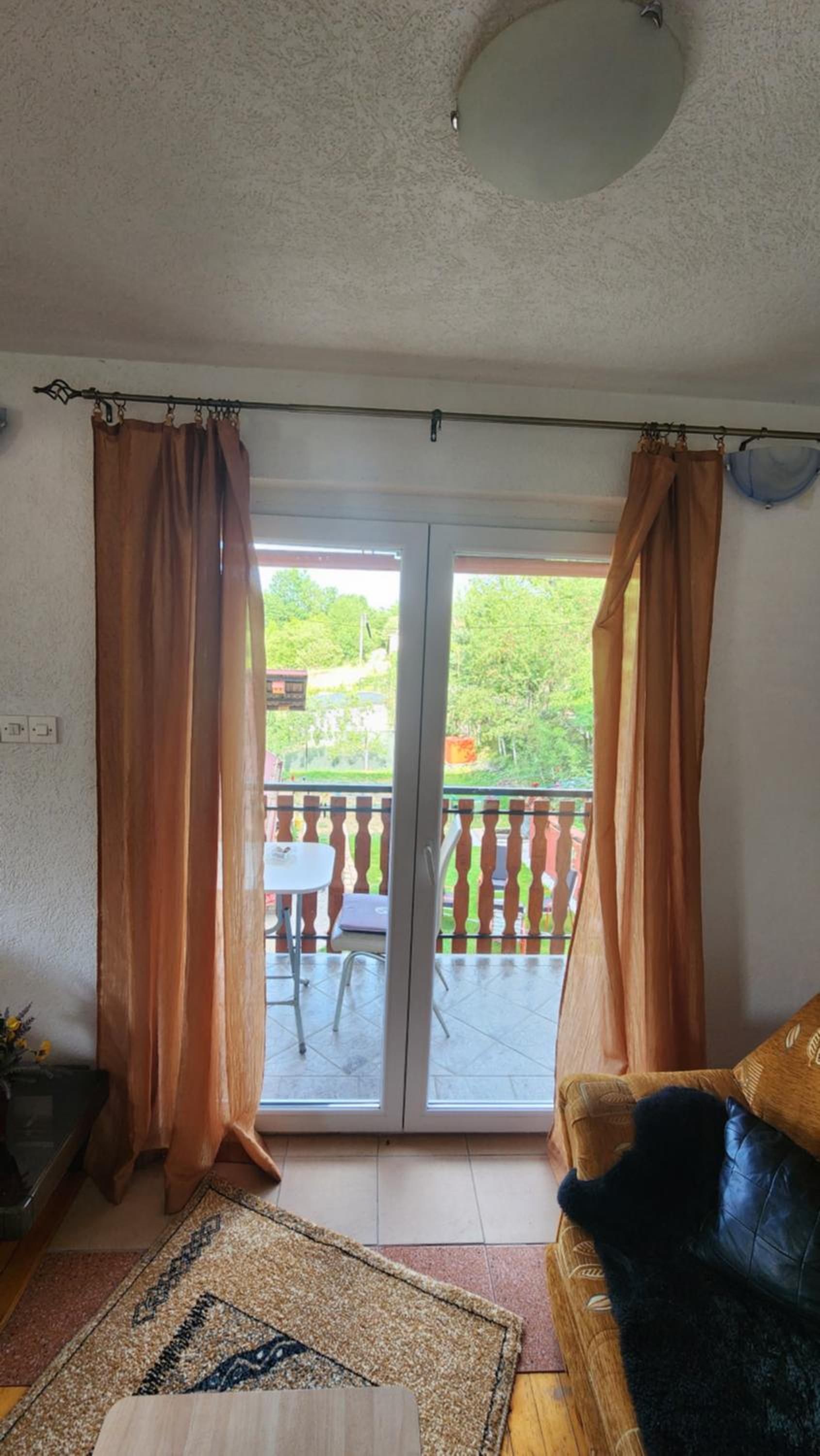 Apartmani Lavirint Ravne