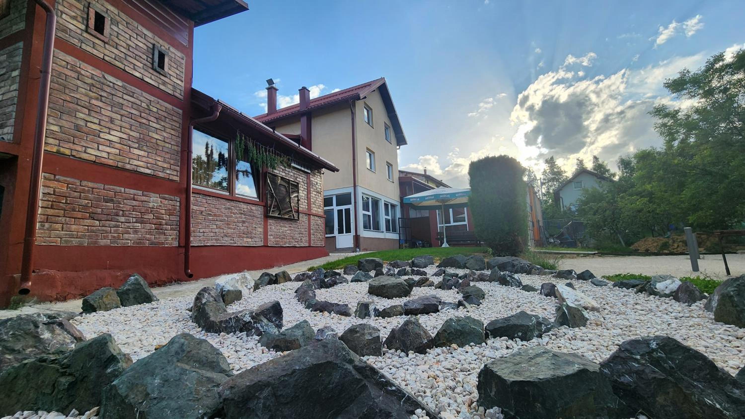Apartmani Lavirint Ravne