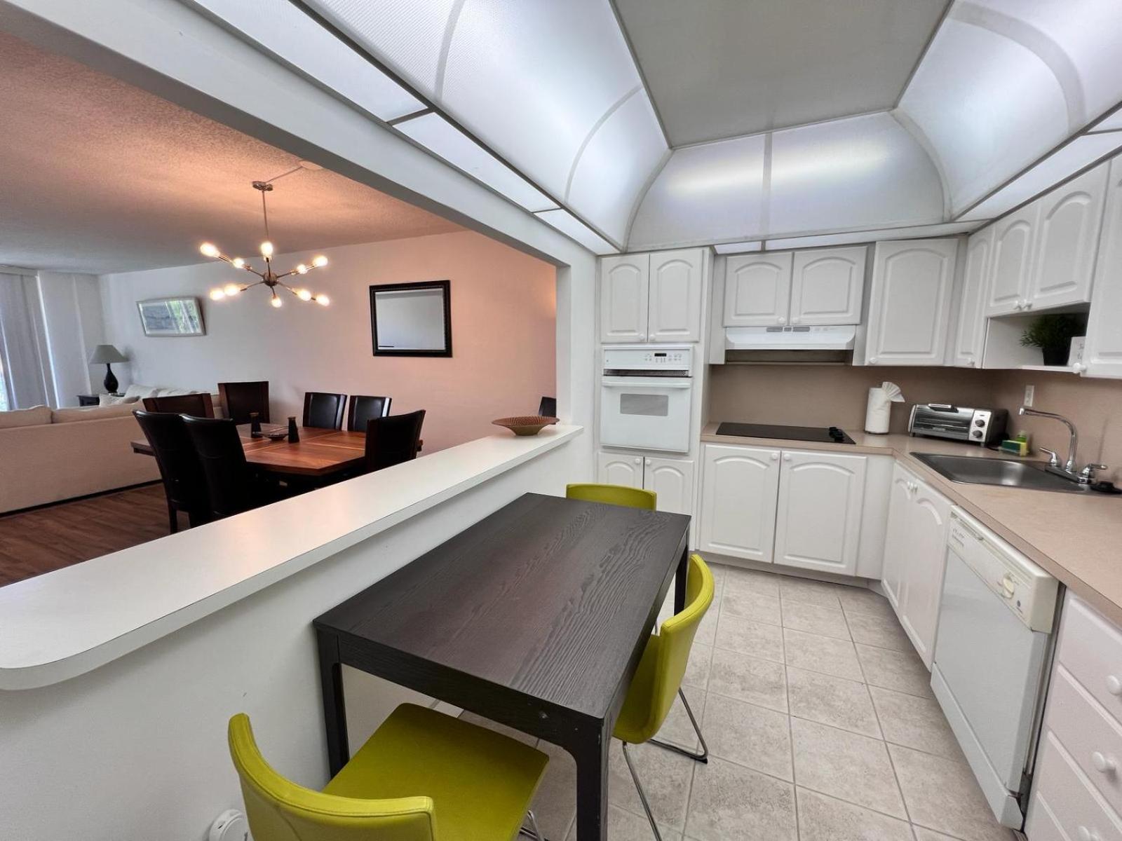 Nice and economic family apartment on the beach view 4