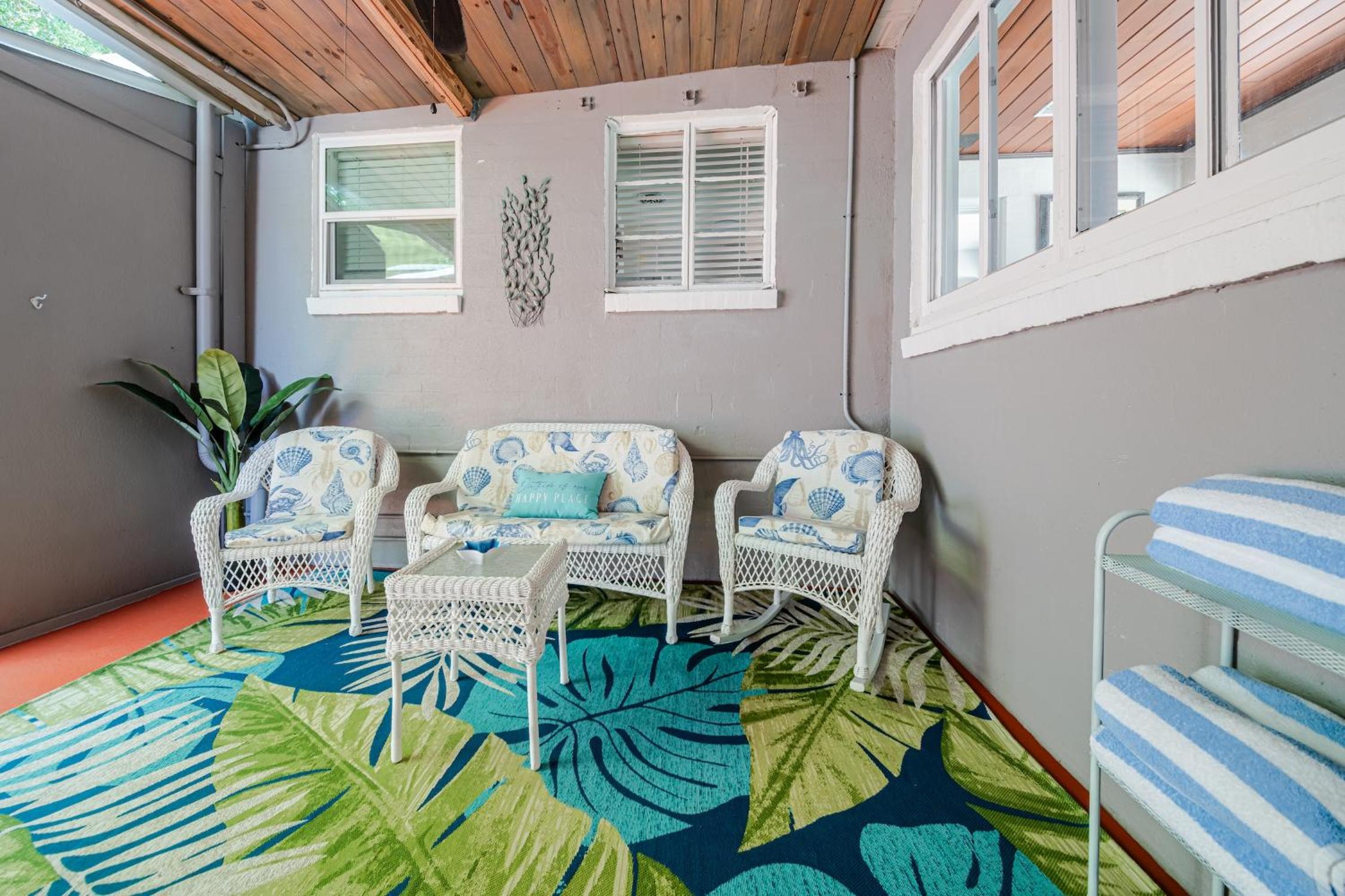Spacious 3BR, Pool, Near Beach & Attractions view 5