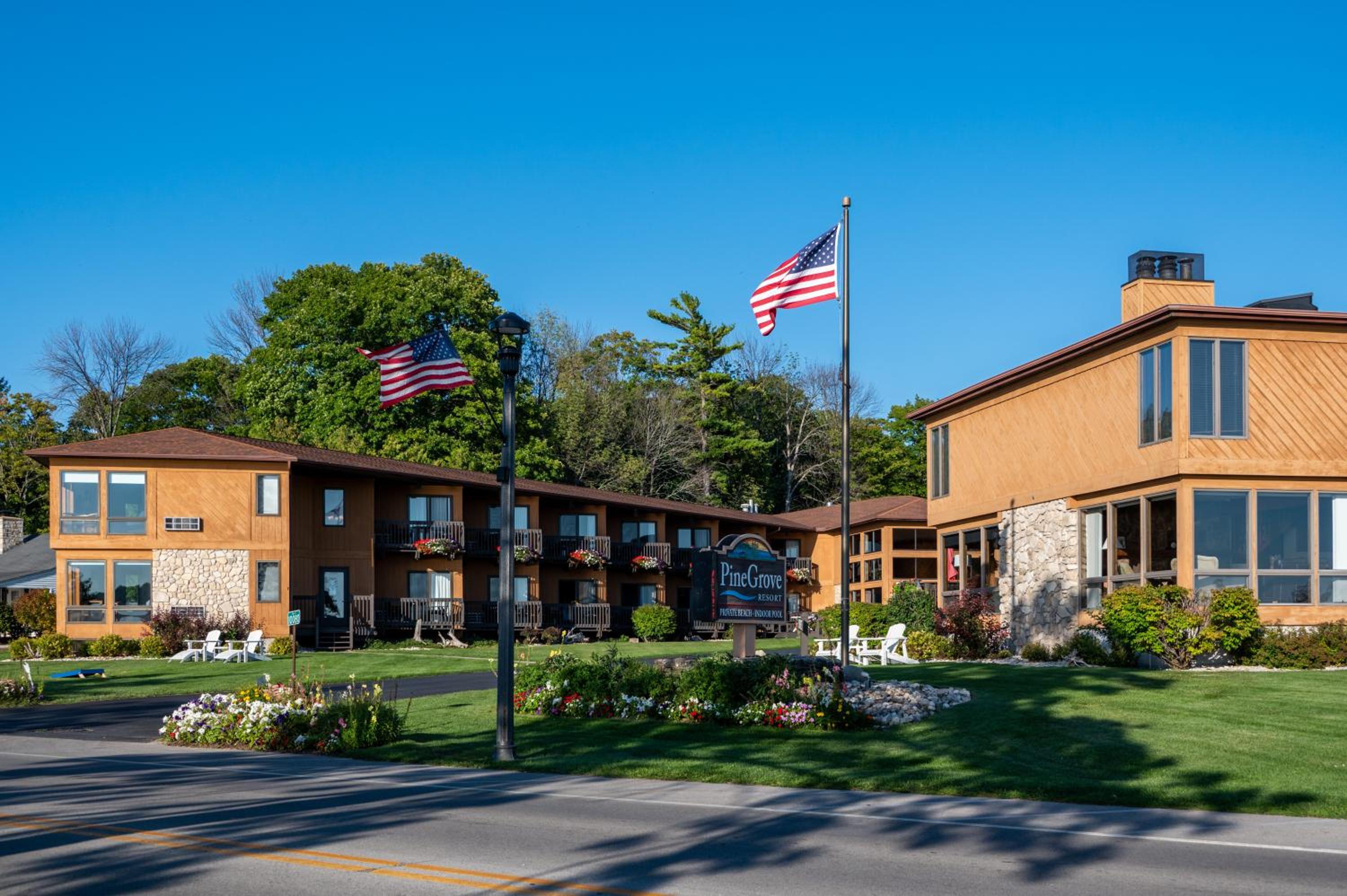 Hotel Pine Grove Resort