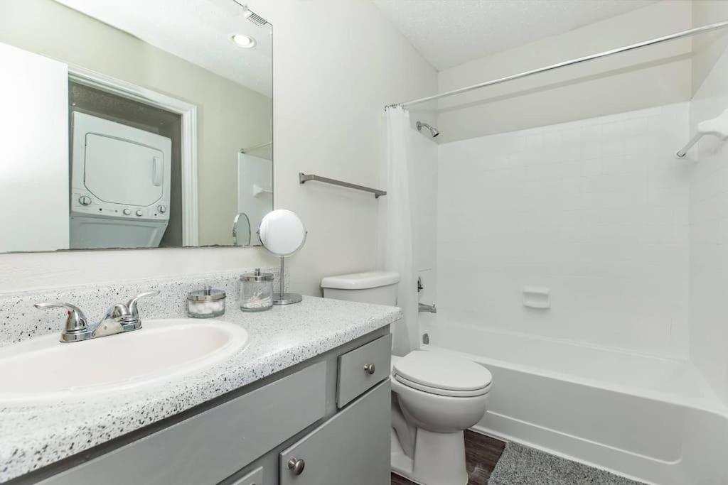 Green Oasis Stylish 1BR Retreat near Medical Center