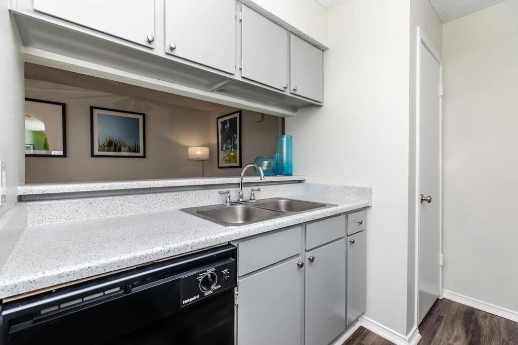 Green Oasis Stylish 1BR Retreat near Medical Center