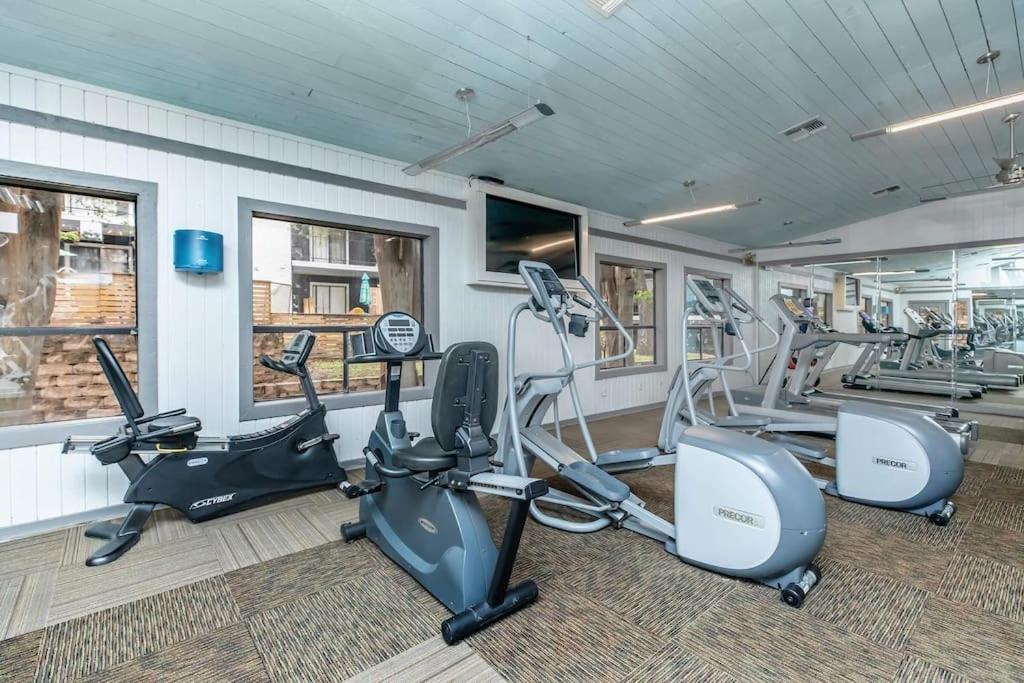 Green Oasis Stylish 1BR Retreat near Medical Center