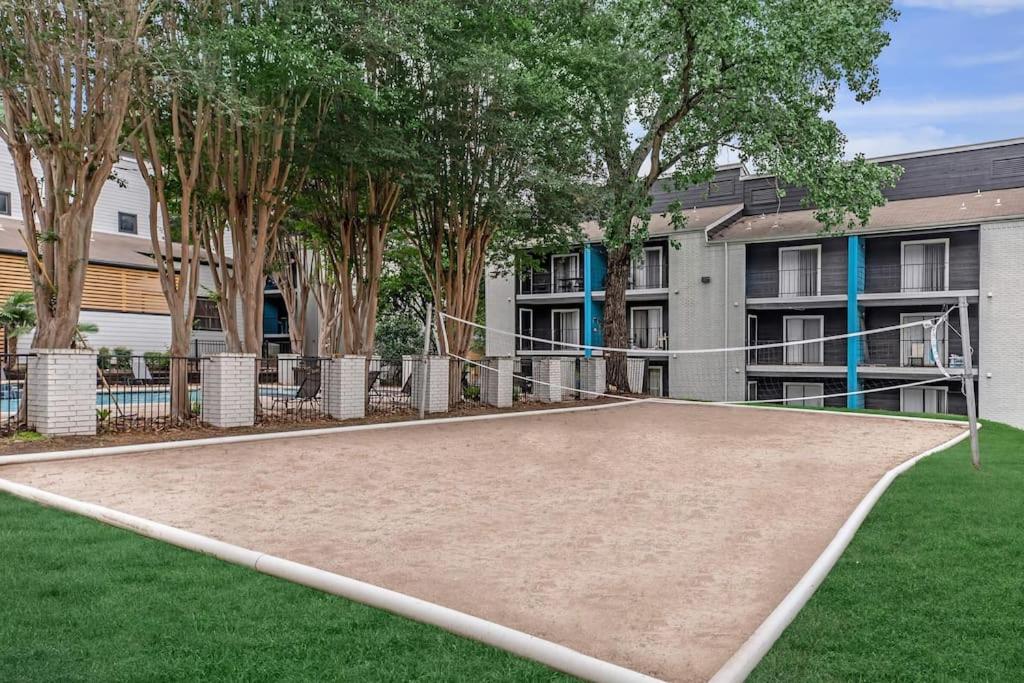 Green Oasis Stylish 1BR Retreat near Medical Center