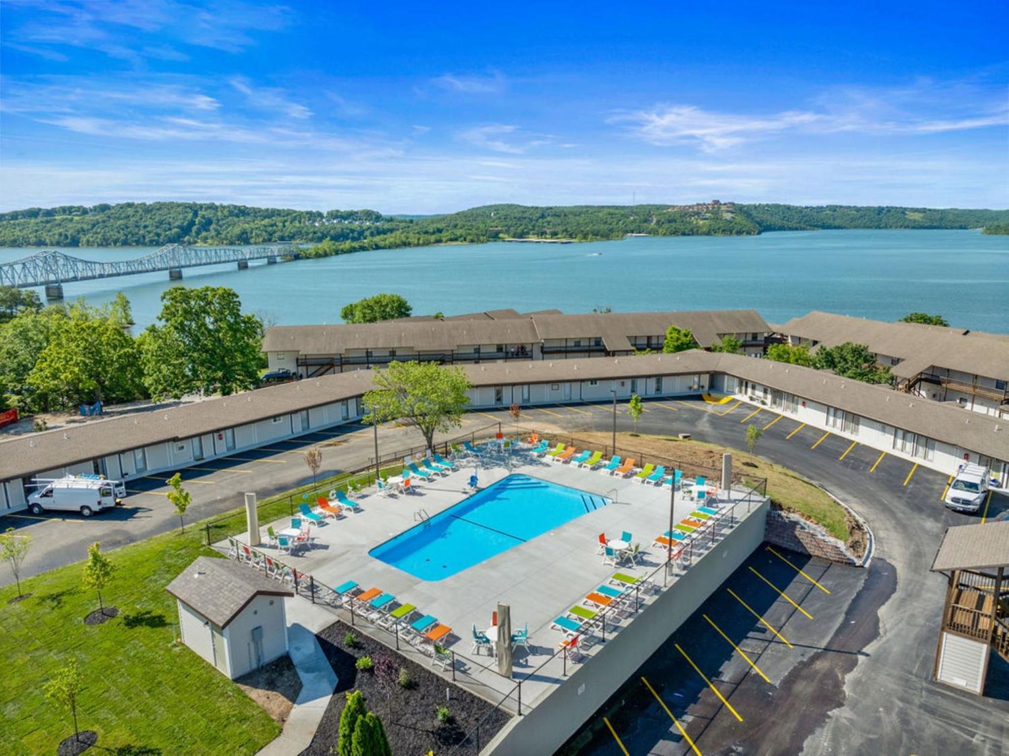 Oasis on Table Rock Lake view 4