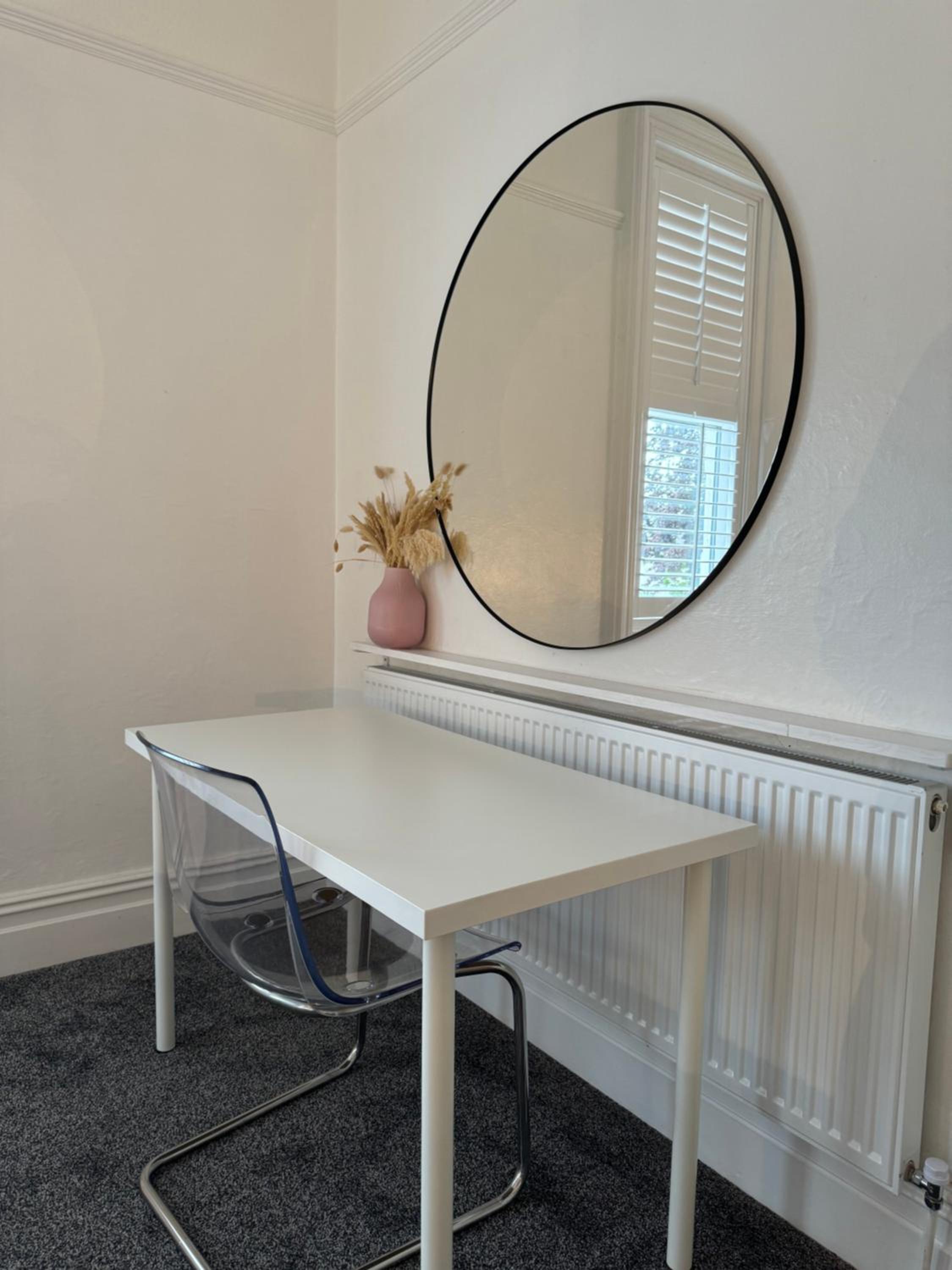 Spacious Victorian Birkdale Apartment with Garden