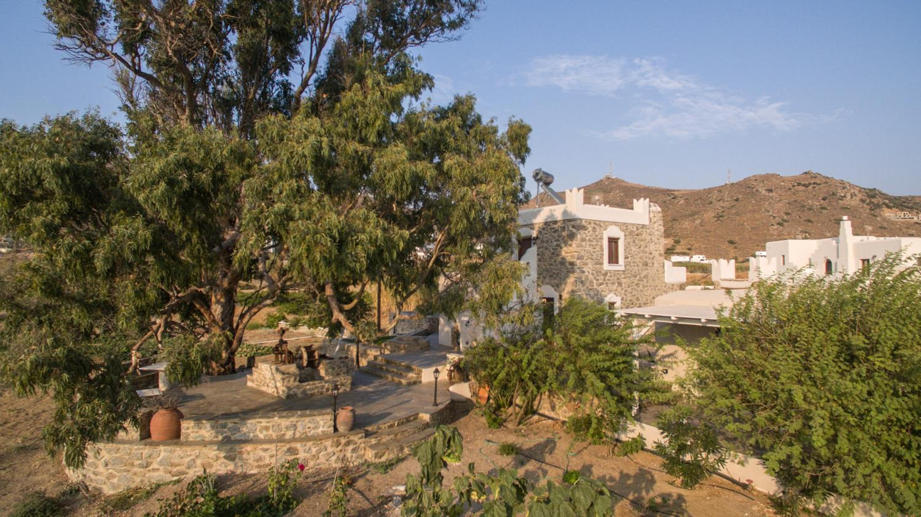 Peratsi Stone Houses
