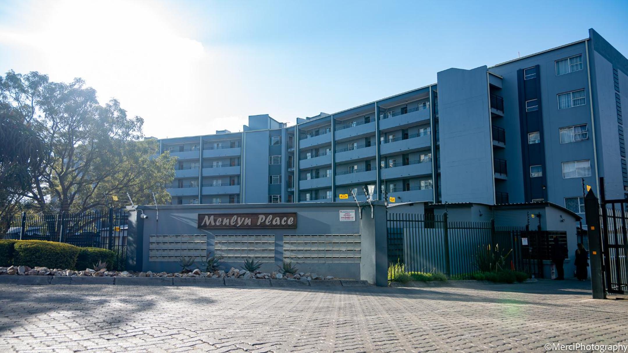 Premium Getaway at Menlyn Maine view 3