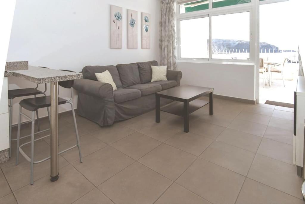 Los Cristianos, Ocean and Harbour view, pedestrian view 2