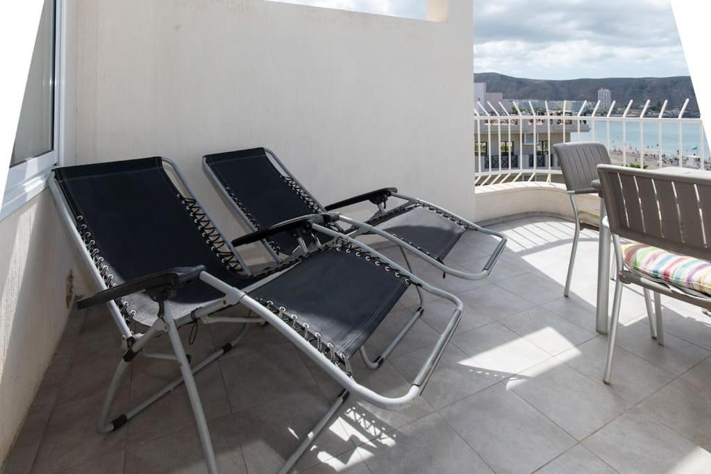 Los Cristianos, Ocean and Harbour view, pedestrian view 4
