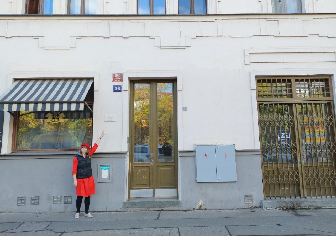 AUTHENTIC Vyšehrad-2BR-Near CONGRES center-Riverside to the center