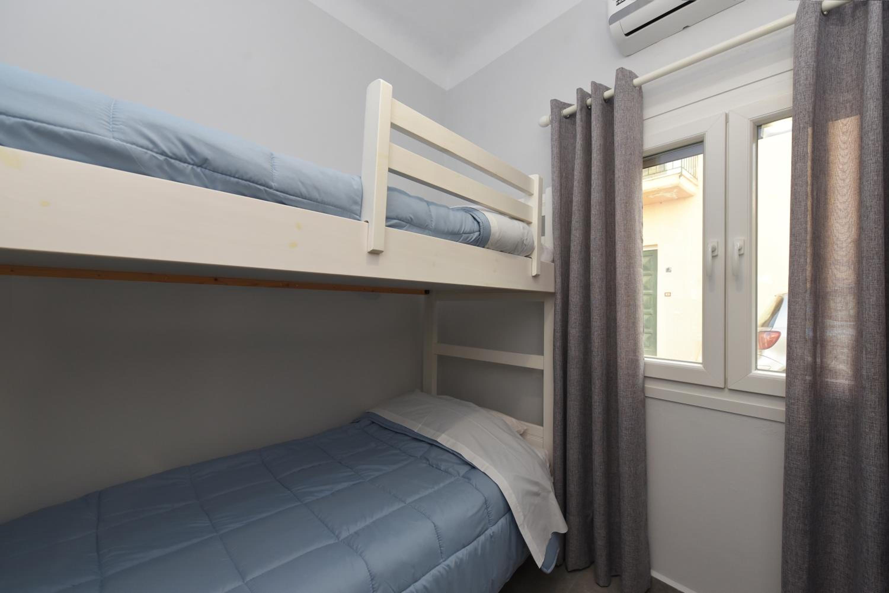 Cyclamen Hermoupolis photo 4