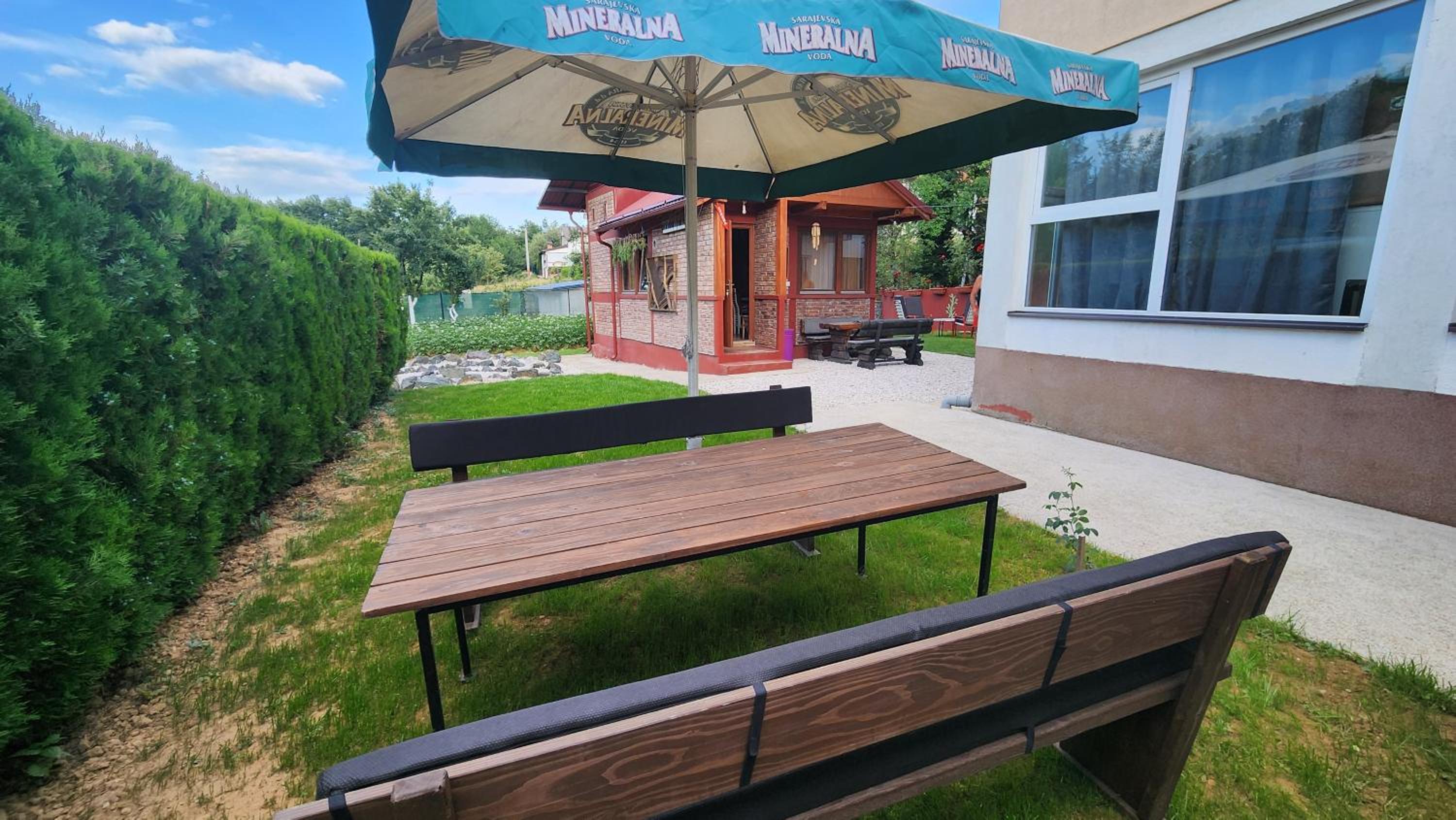 Apartmani Lavirint Ravne
