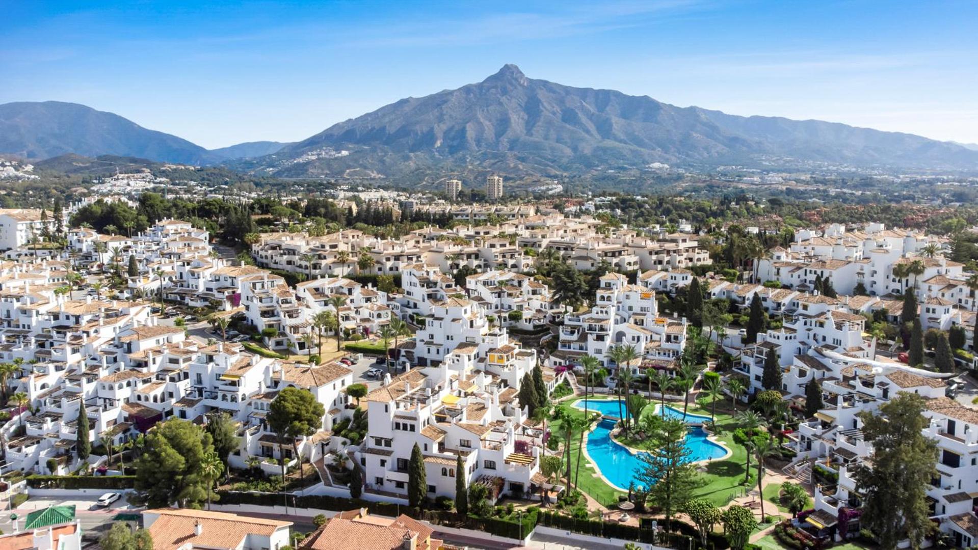 Luxury Apartment in Marbella Aldea Blanca close by Beautiful Port and Beaches of Puerto Banús