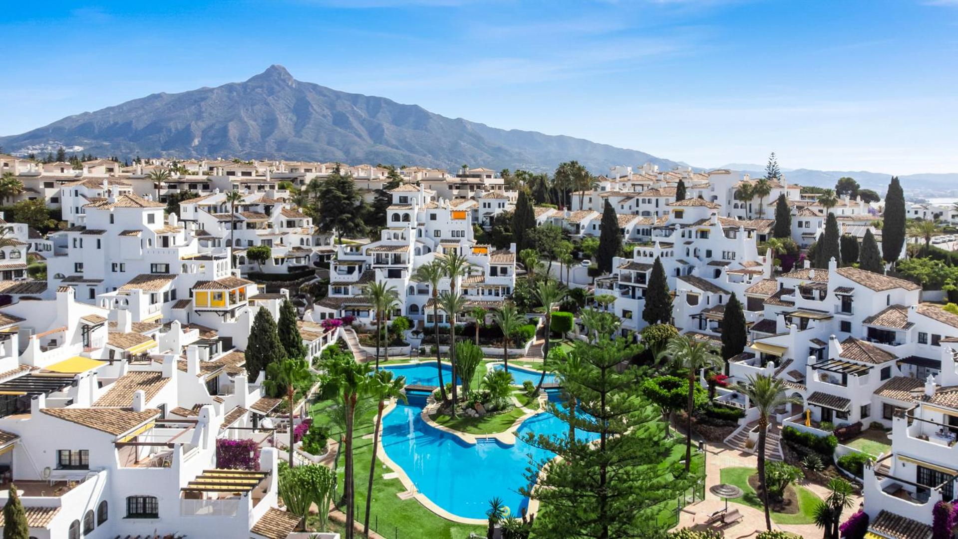 Luxury Apartment in Marbella Aldea Blanca close by Beautiful Port and Beaches of Puerto Banús