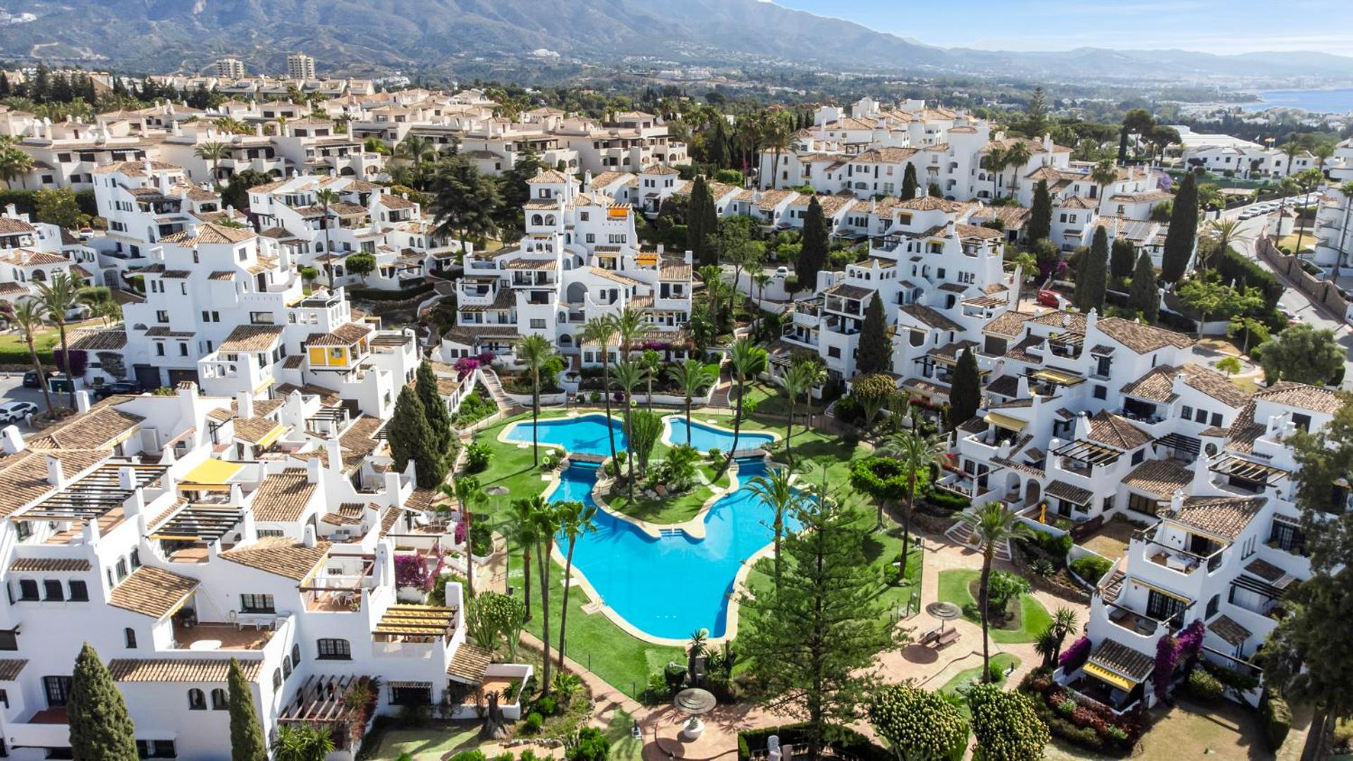 Luxury Apartment in Marbella Aldea Blanca close by Beautiful Port and Beaches of Puerto Banús