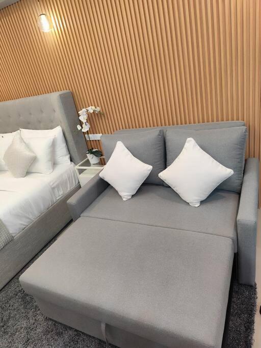 Georgia Luxe Suite at Shore 2 MOA view 2