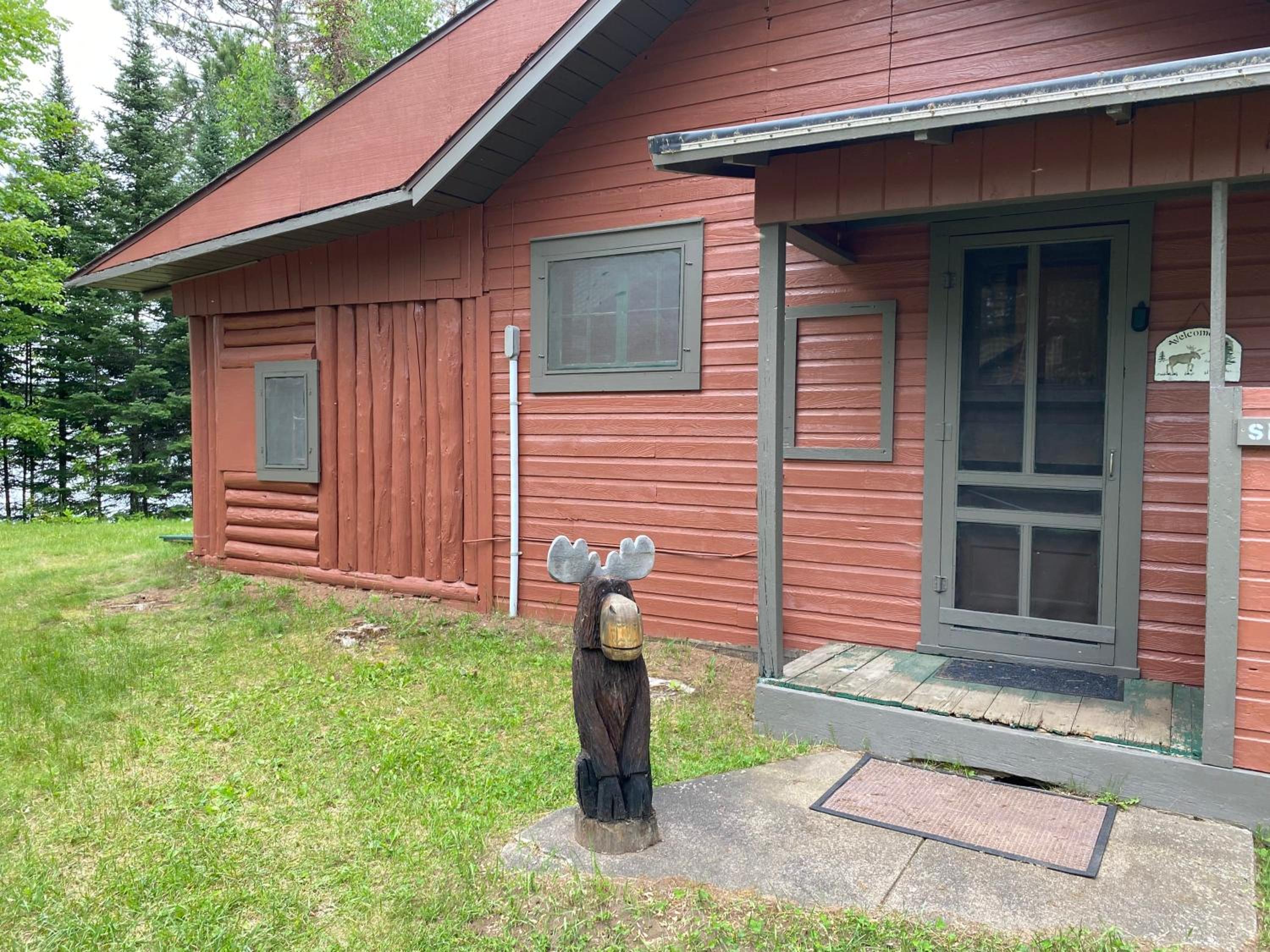 Gresham Shores - Smiling Moose - PET FRIENDLY