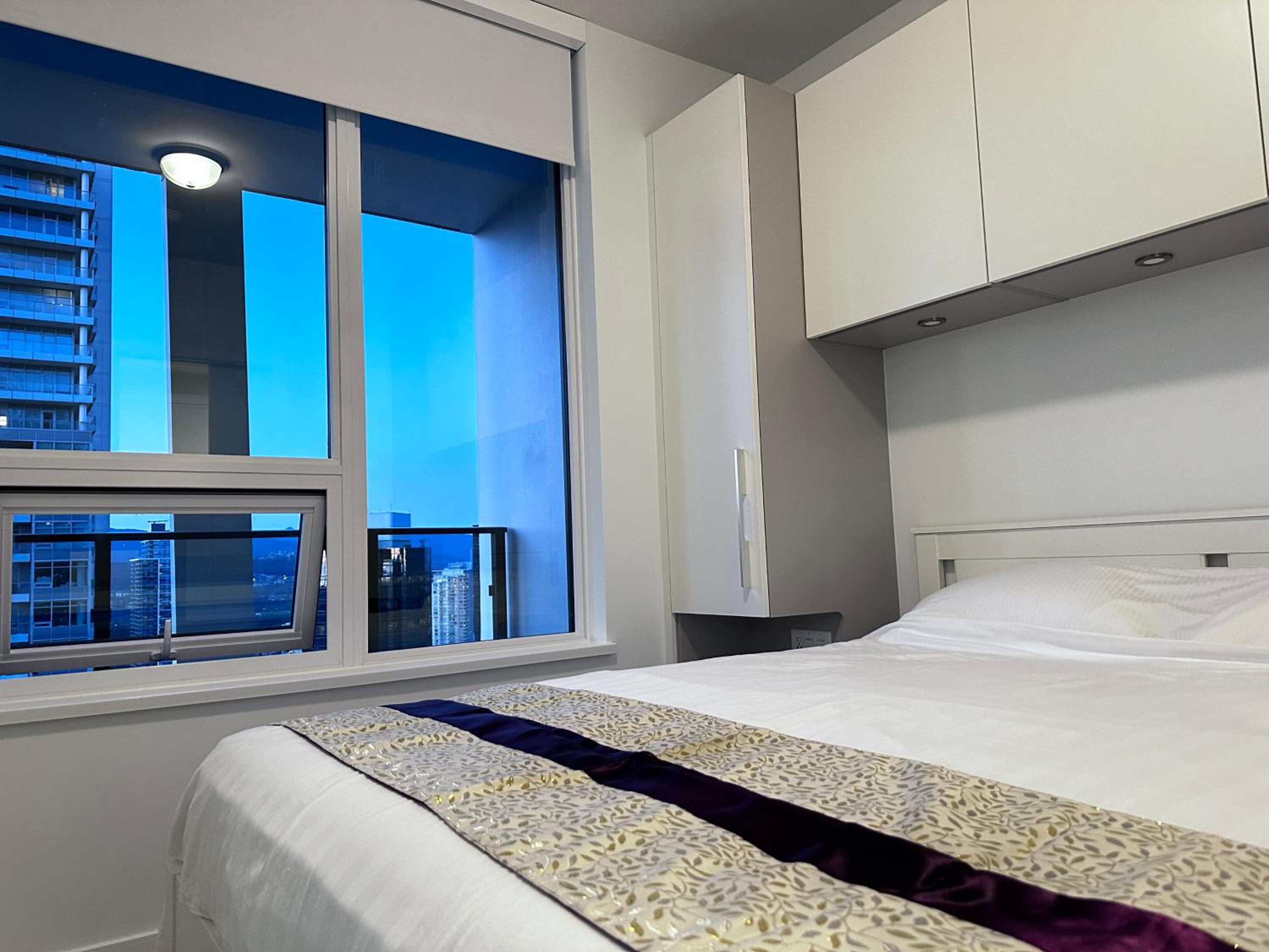 Relocation Special-New condo at Metrotown