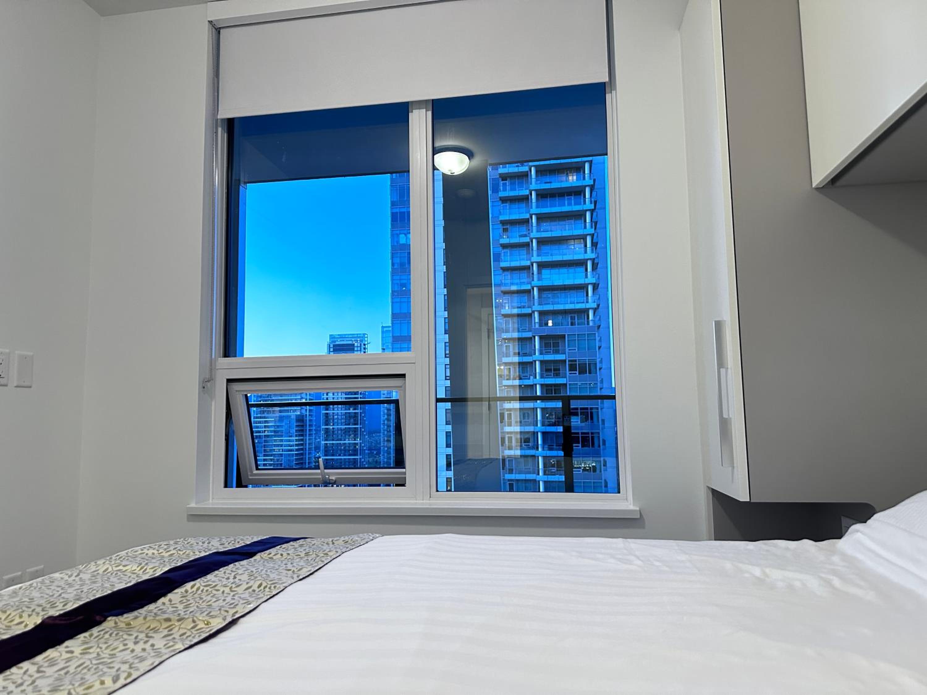 Relocation Special-New condo at Metrotown