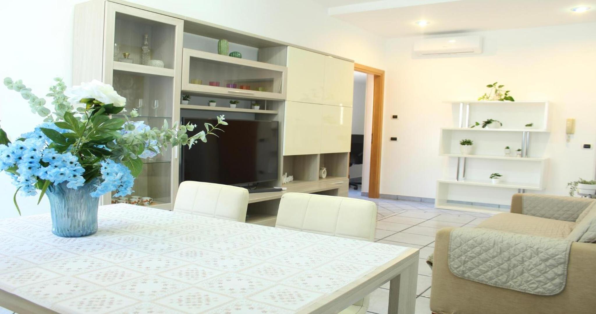 I Tre Delfini apartment in center-Sorrento Coast