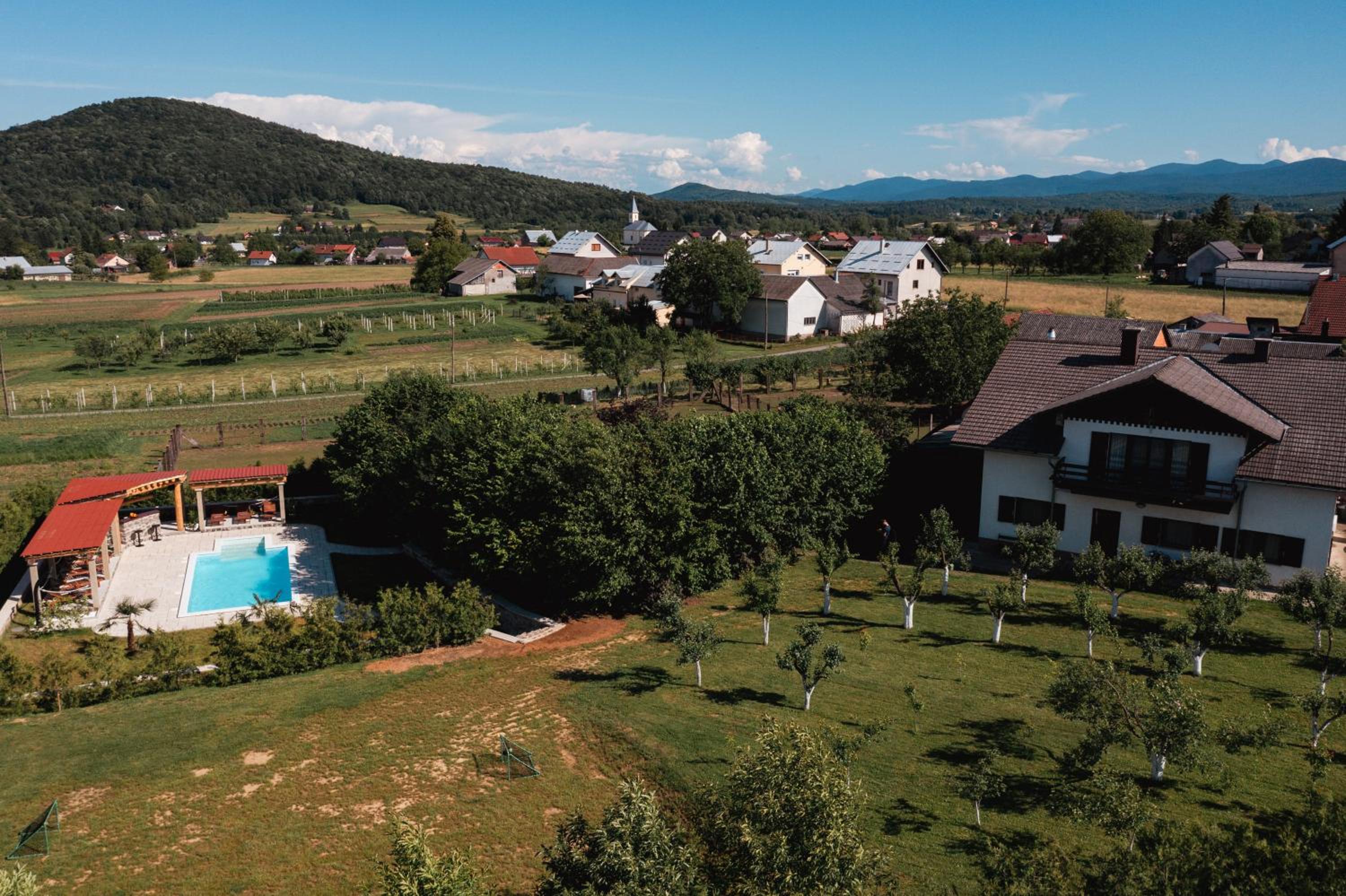 Lika Story view 3
