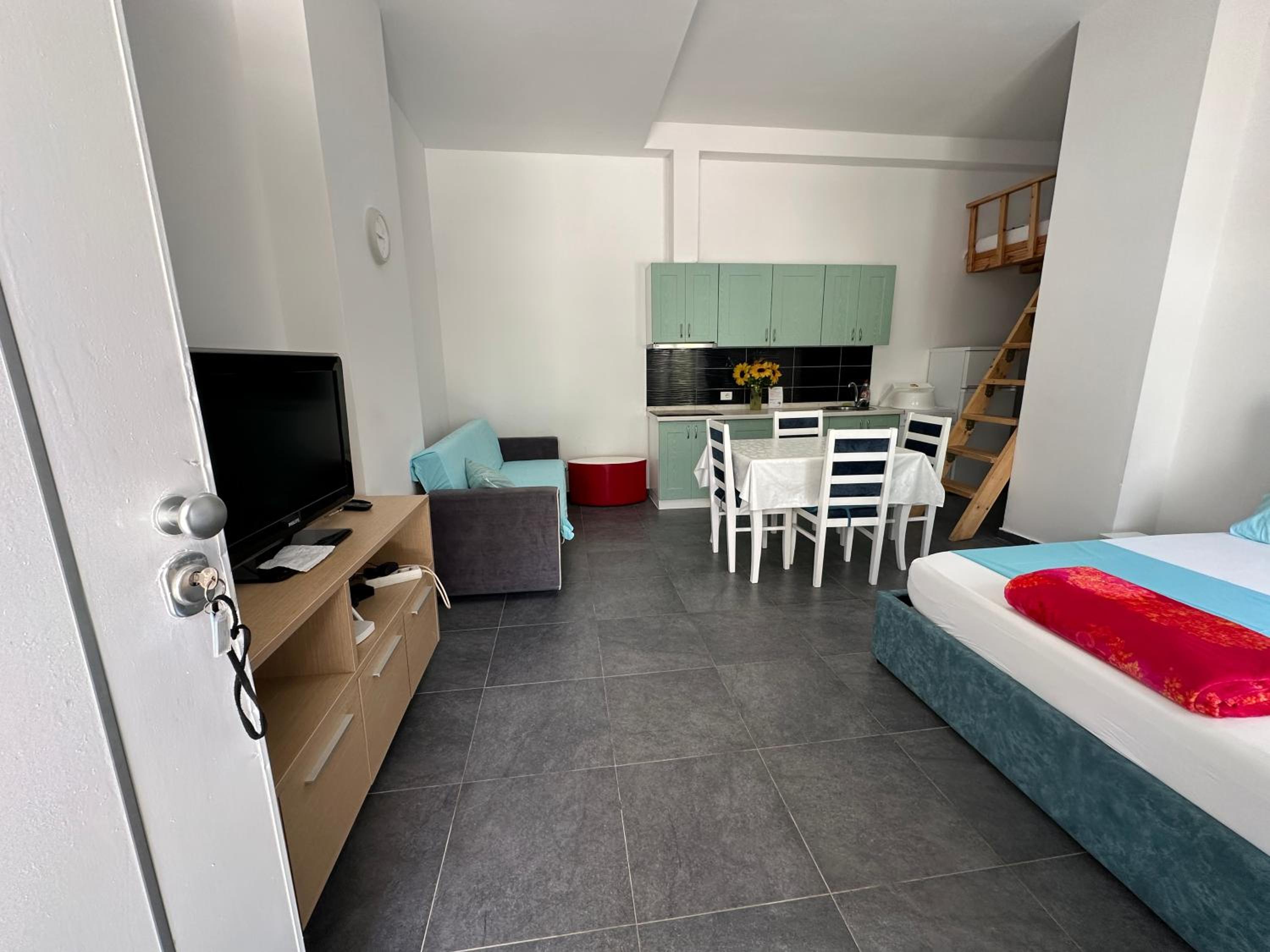 Liza's apartment 1f