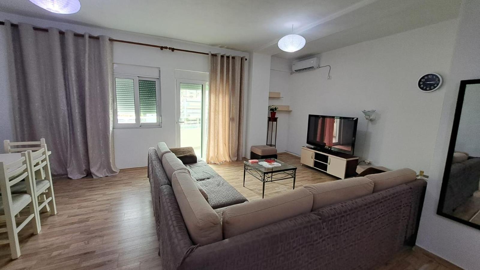 Gjirokastra apartment 360