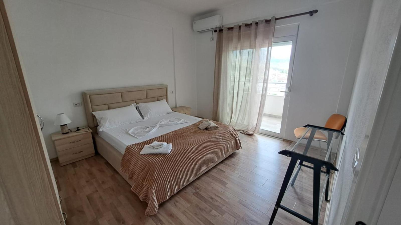 Gjirokastra apartment 360