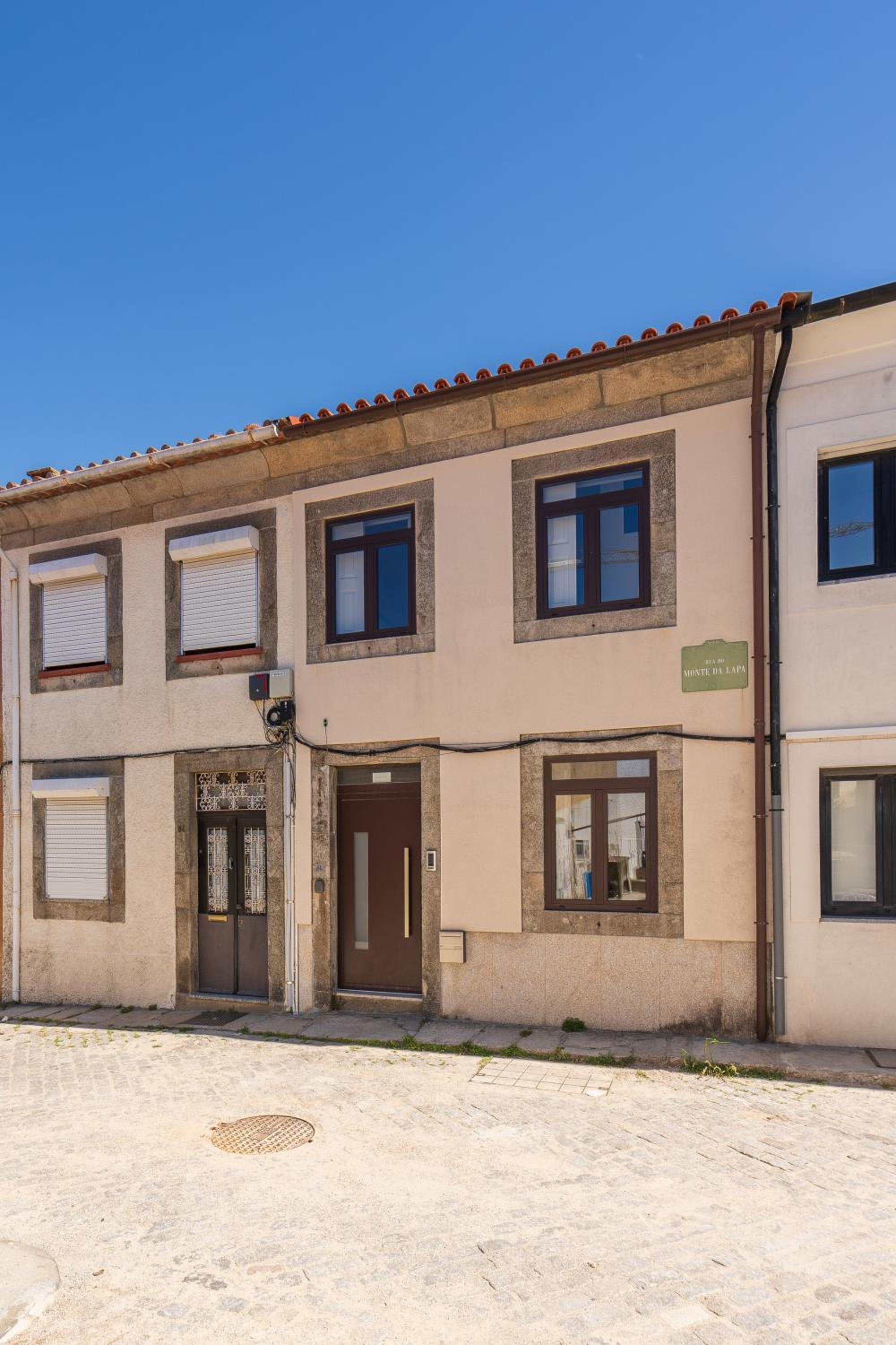 Host Wise - Elegant Colorful House w Private Terrace view 2