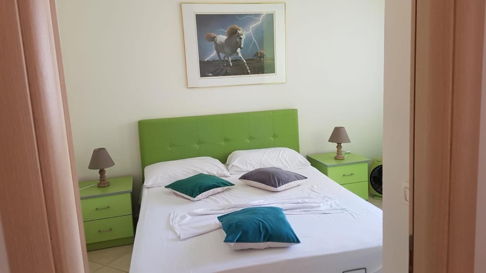 Seaview Apartments