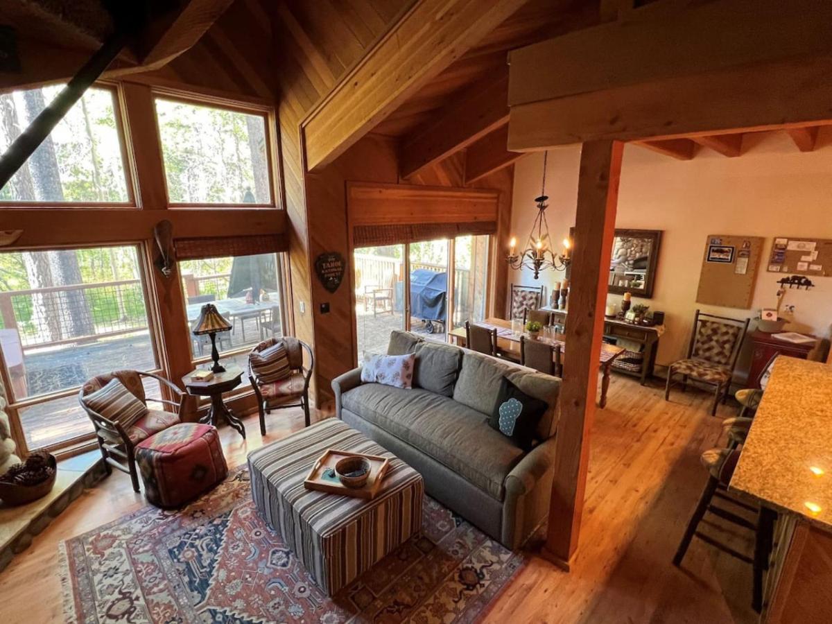 Cozy Ski Cabin Free Shuttle Village and Rec Center view 4