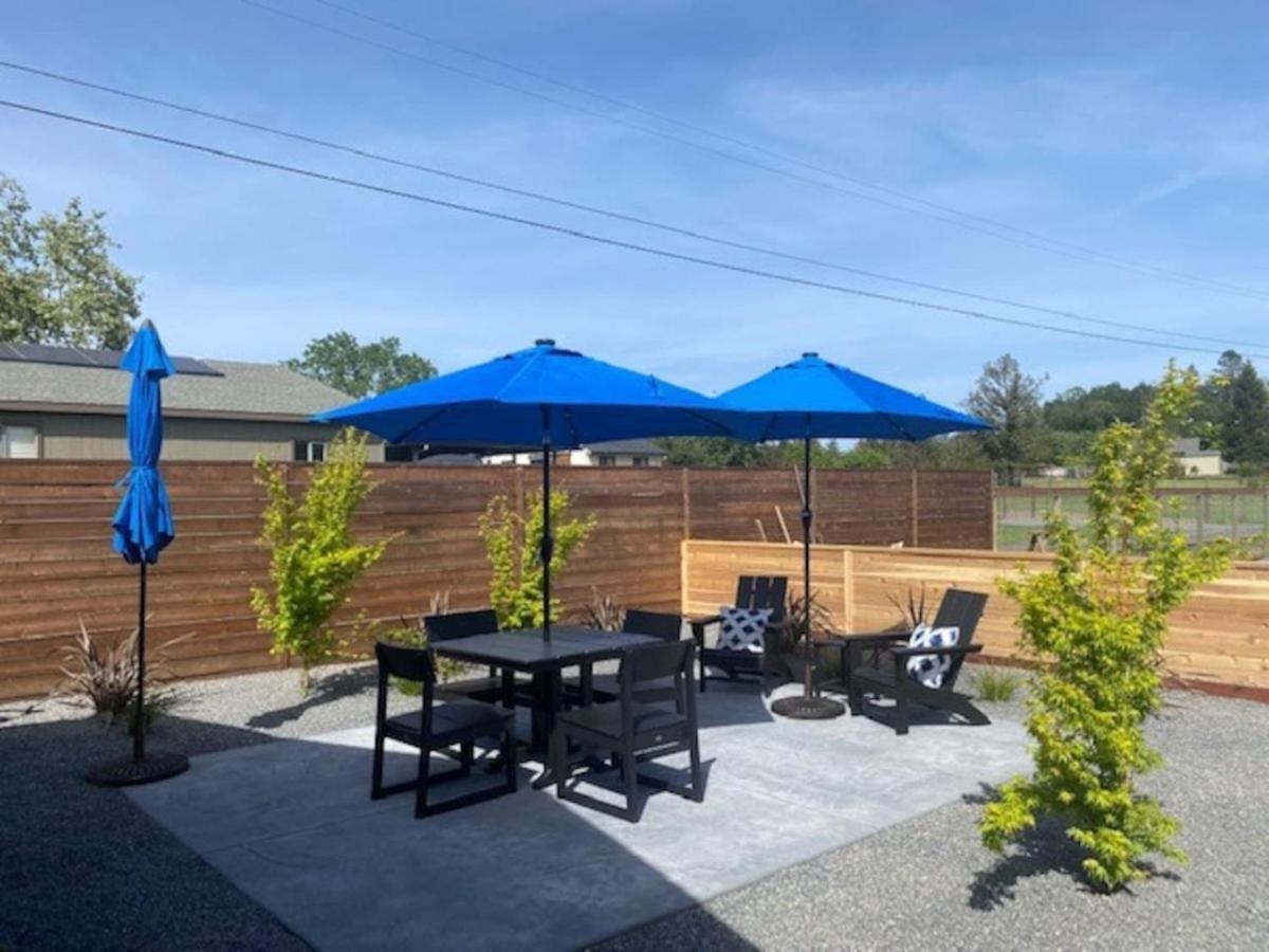 Swanky Cottage Perfect for 1 to 2 Guests view 3