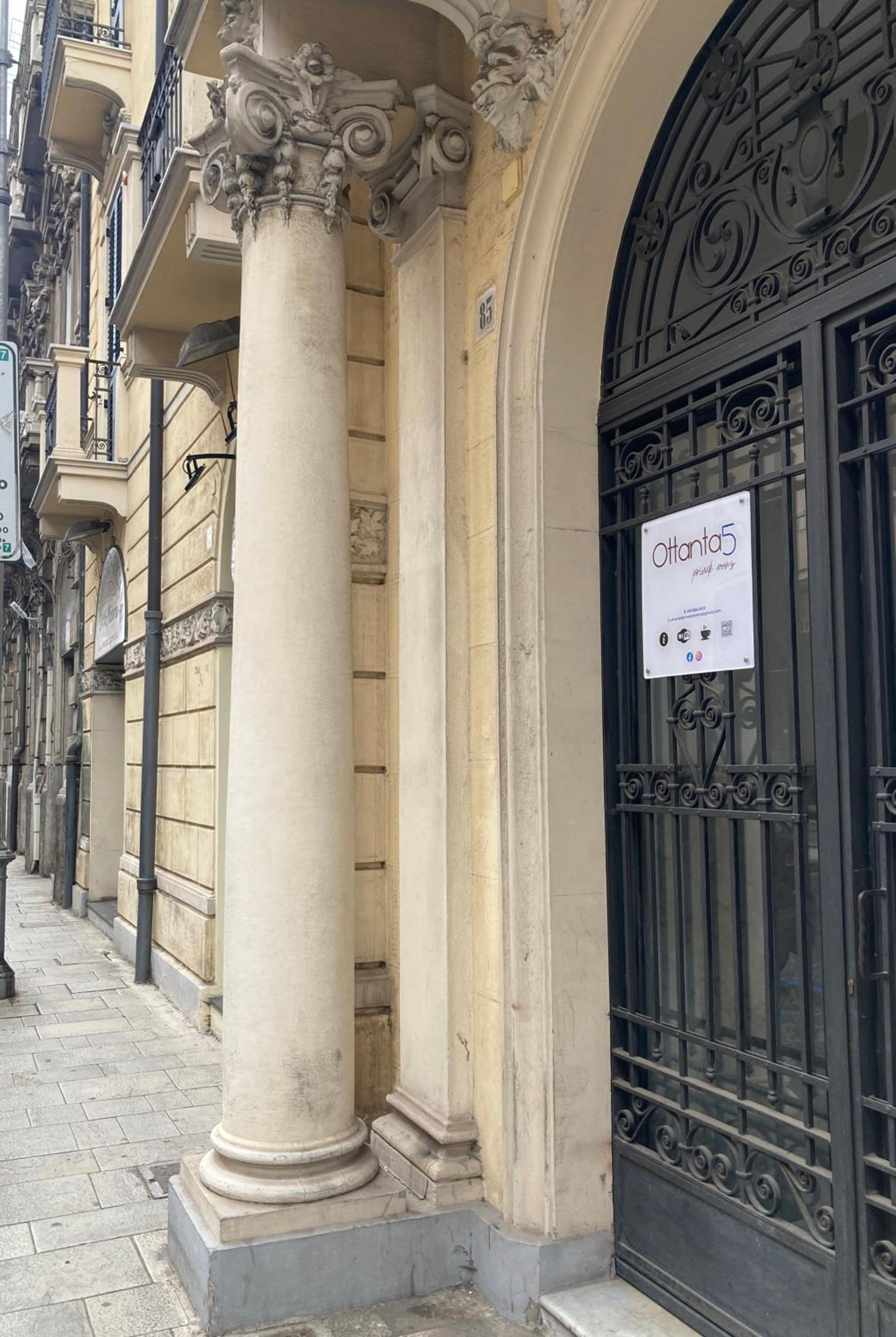 Hotel Ottanta5 Private Rooms - Image 1