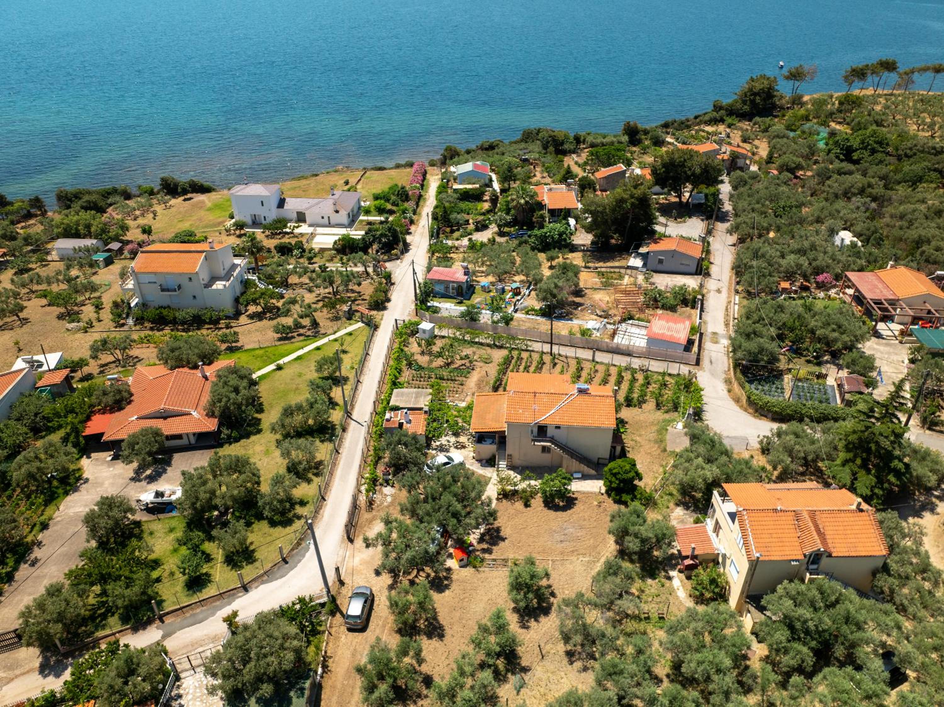 Papi's free parking Villa view 2