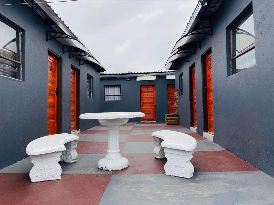 Executive Galaxy Guest House Nkowankowa Extension 2