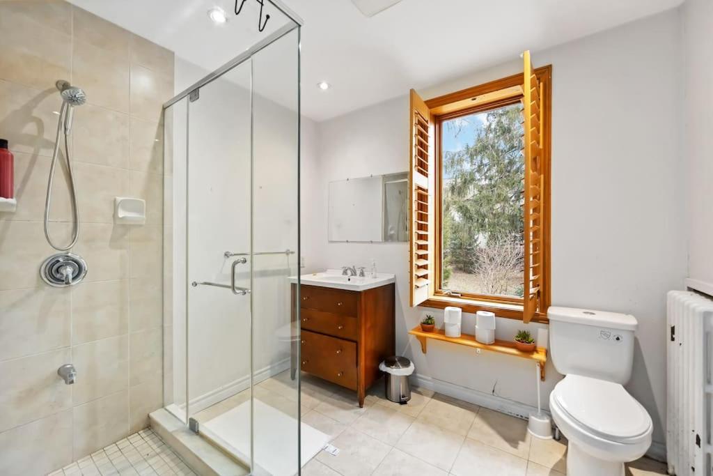 Picturesque & Serene Gem in Port Credit - Steps to Lake - Backyard