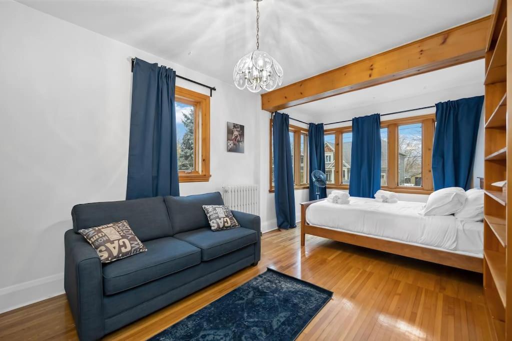 Picturesque & Serene Gem in Port Credit - Steps to Lake - Backyard