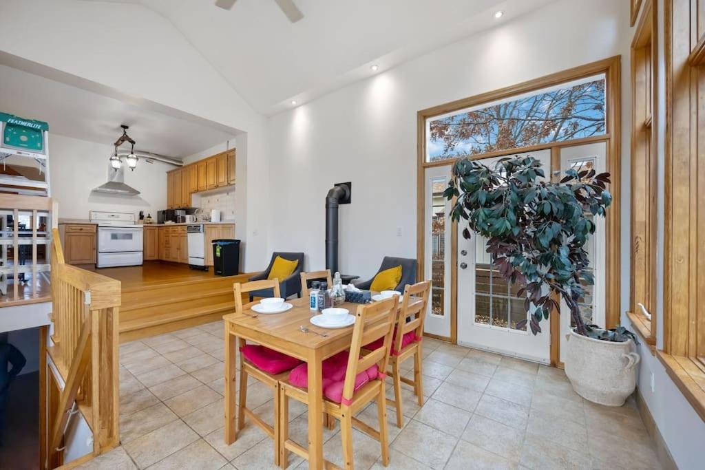 Picturesque & Serene Gem in Port Credit - Steps to Lake - Backyard