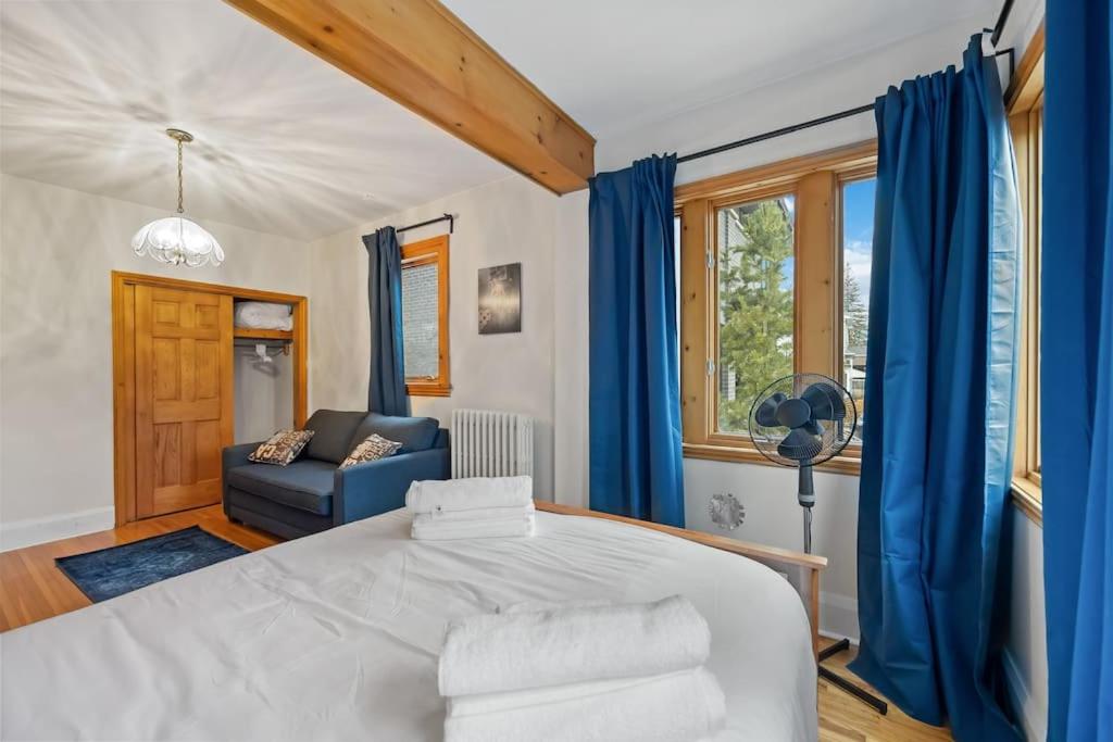 Picturesque & Serene Gem in Port Credit - Steps to Lake - Backyard