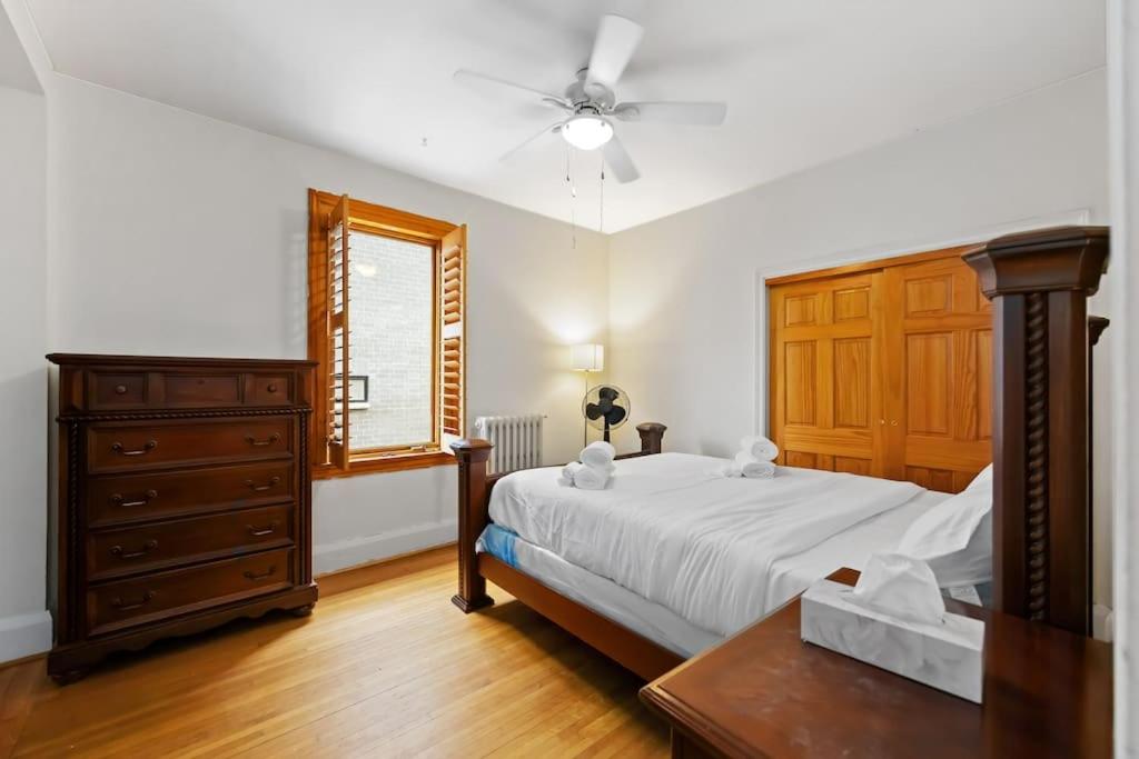 Picturesque & Serene Gem in Port Credit - Steps to Lake - Backyard