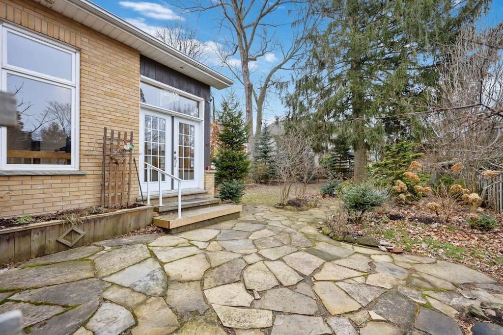 Picturesque & Serene Gem in Port Credit - Steps to Lake - Backyard