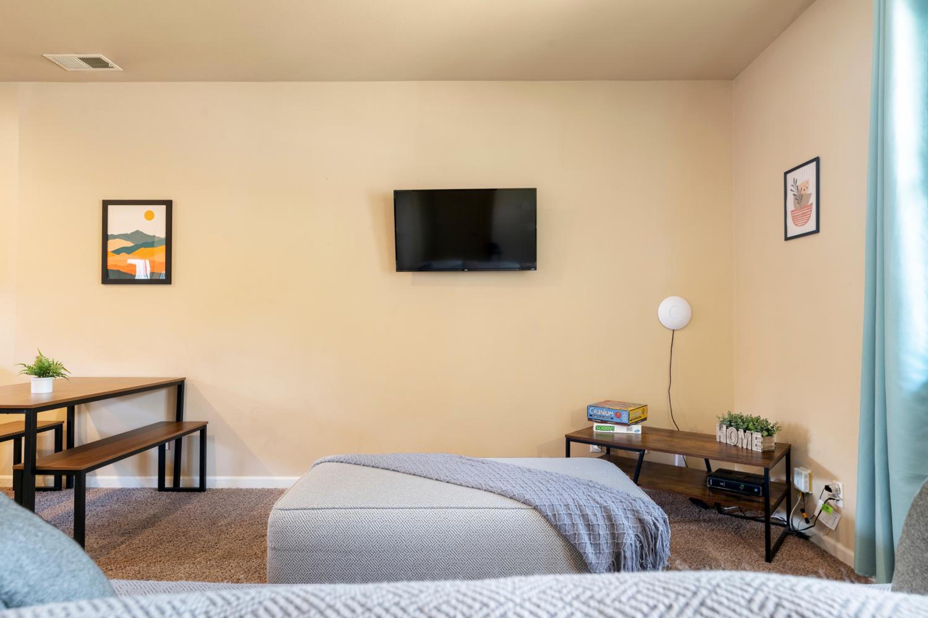 MidTown Luxe Stay—King Beds, Ensuite Baths, Great Location view 5