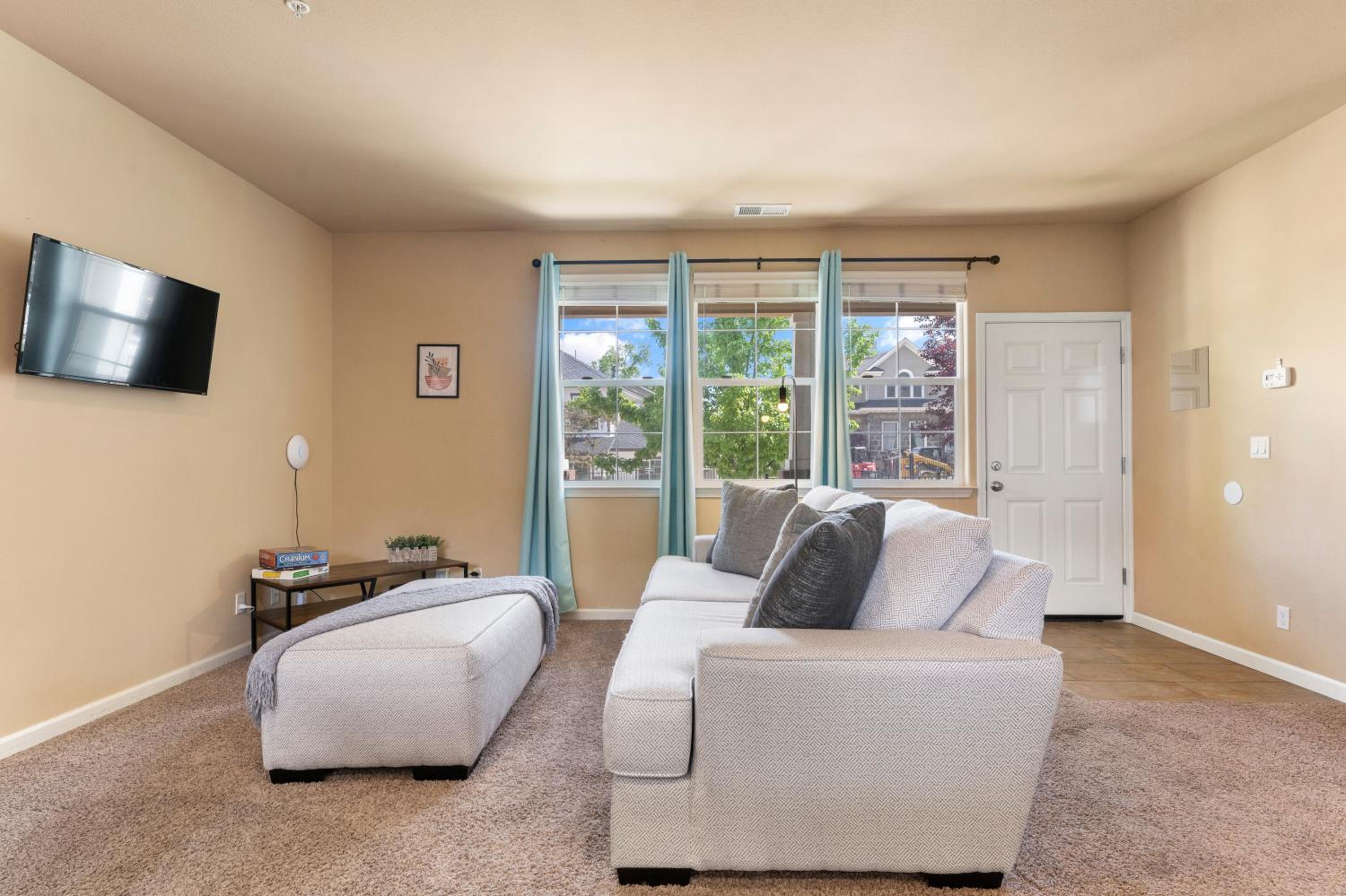 MidTown Luxe Stay—King Beds, Ensuite Baths, Great Location view 2