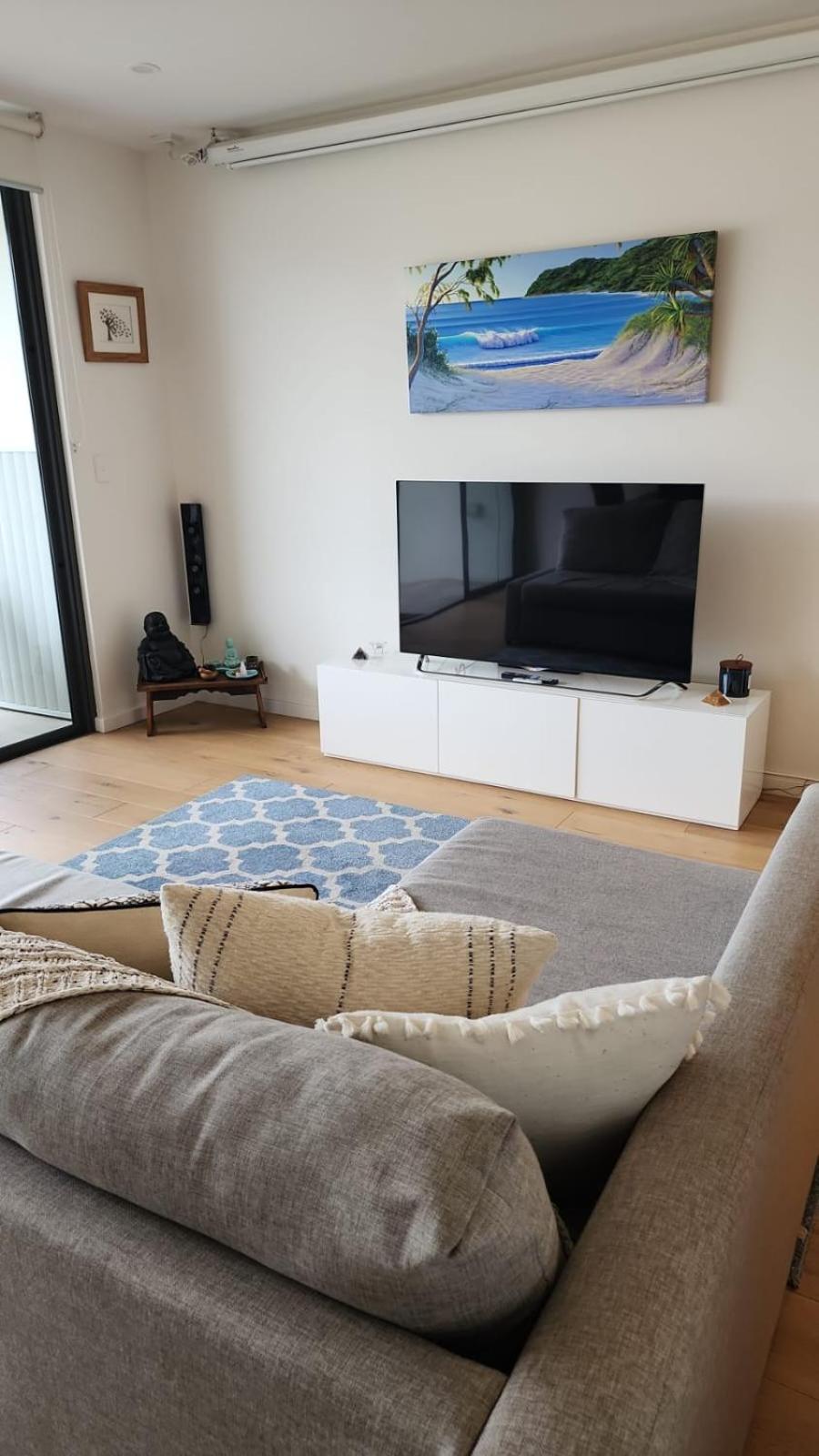 Modern & Cozy Unit Just Steps from Terrigal Beach