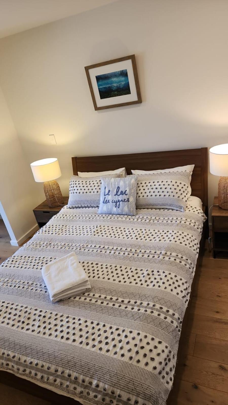 Modern & Cozy Unit Just Steps from Terrigal Beach