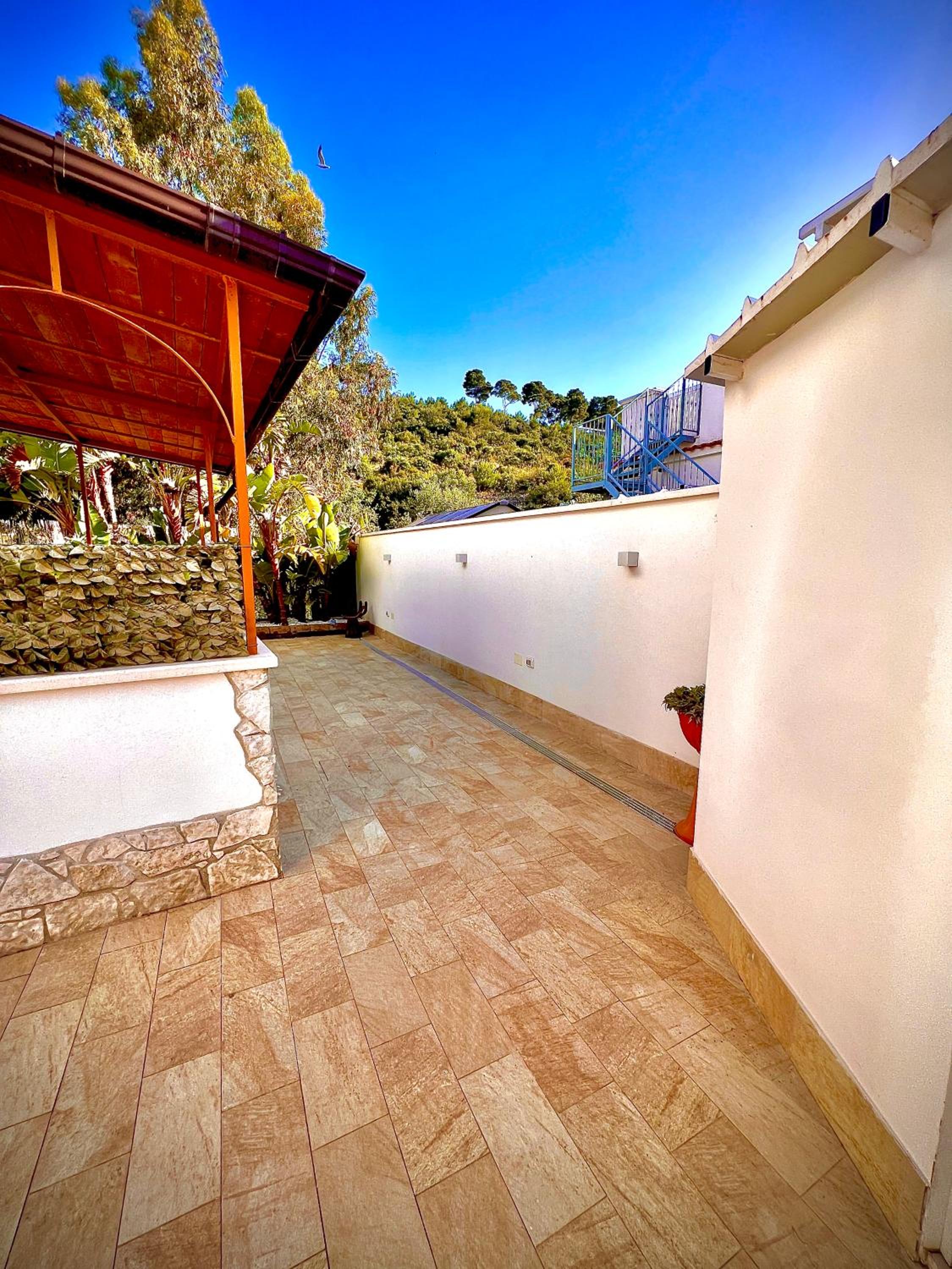 Villa Latino