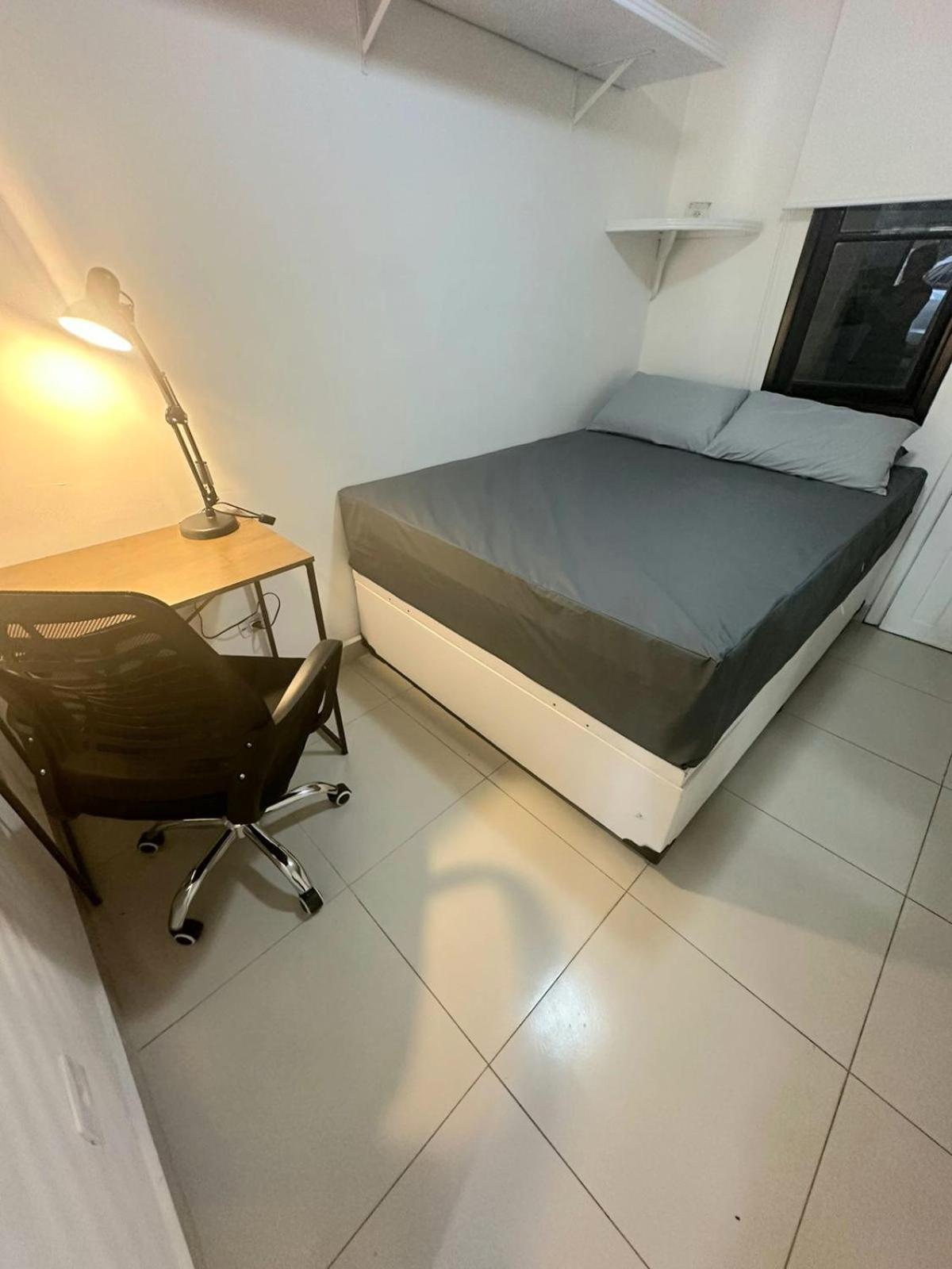Flat em Juquehy - Condomínio com portaria e com piscina próximo praia