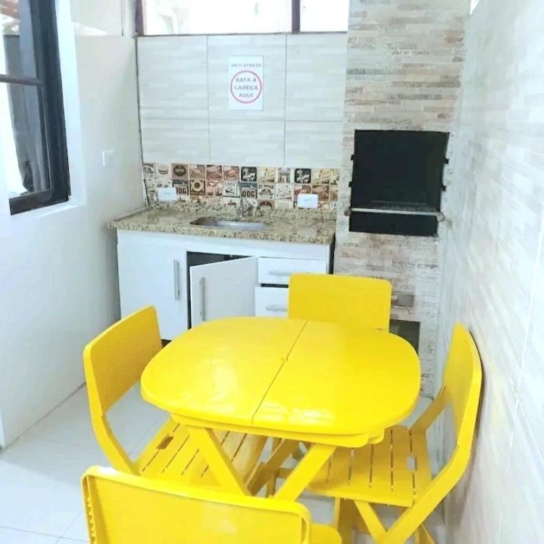 Flat em Juquehy - Condomínio com portaria e com piscina próximo praia